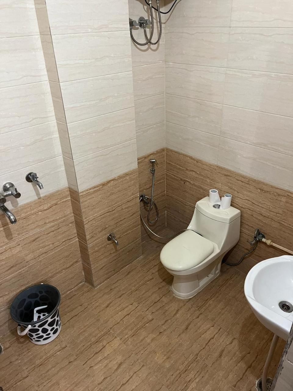Lavish Living Villa Váránaszi Kültér fotó