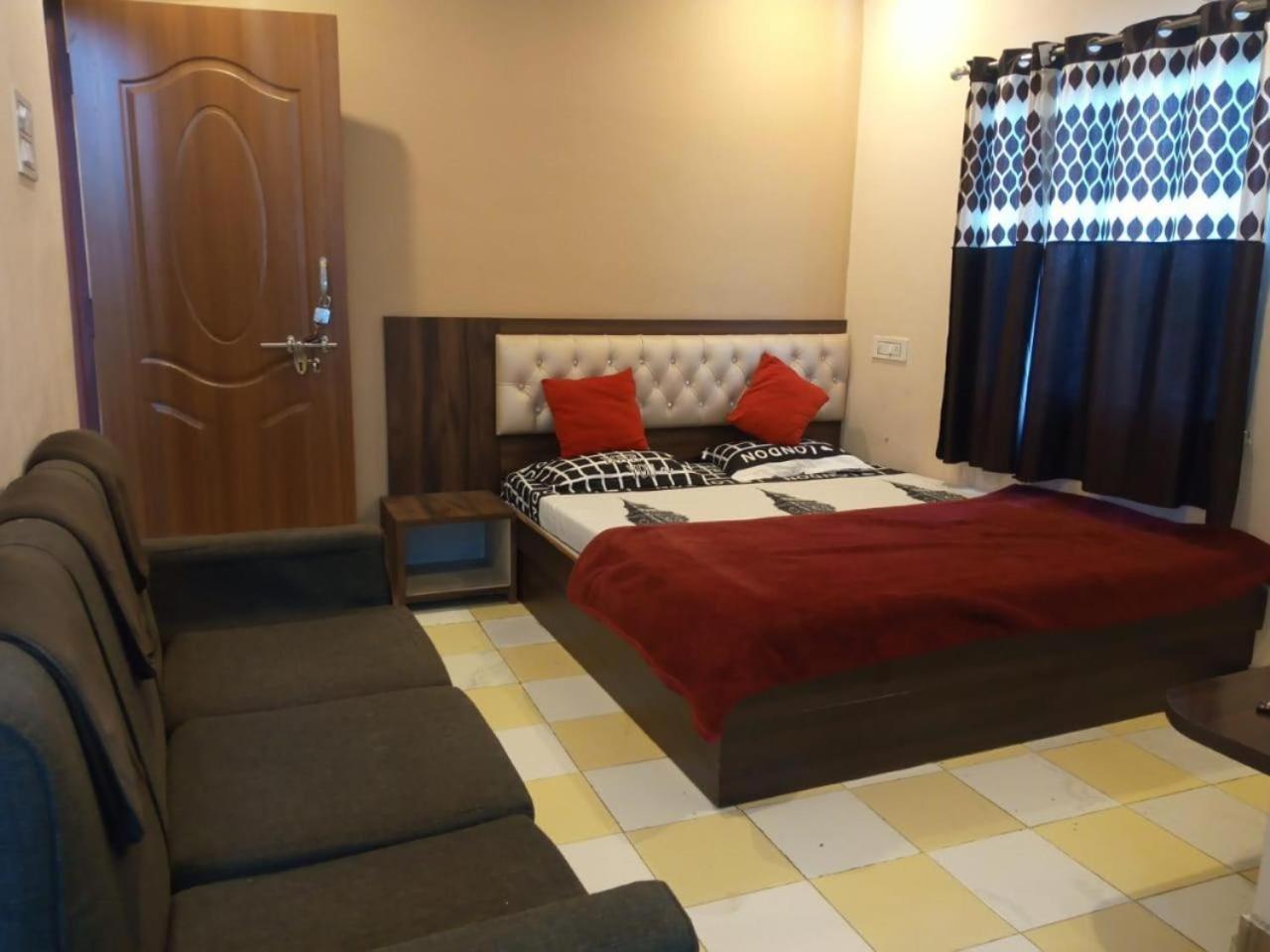 Lavish Living Villa Váránaszi Kültér fotó